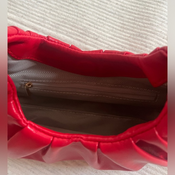 Red Handbag With Ruched Shoulder Strap - Picture 5 of 5